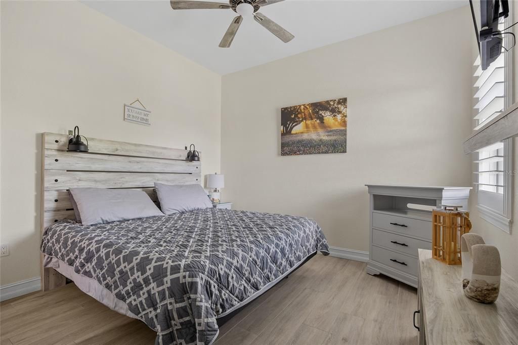 For Sale: $999,999 (3 beds, 2 baths, 2123 Square Feet)