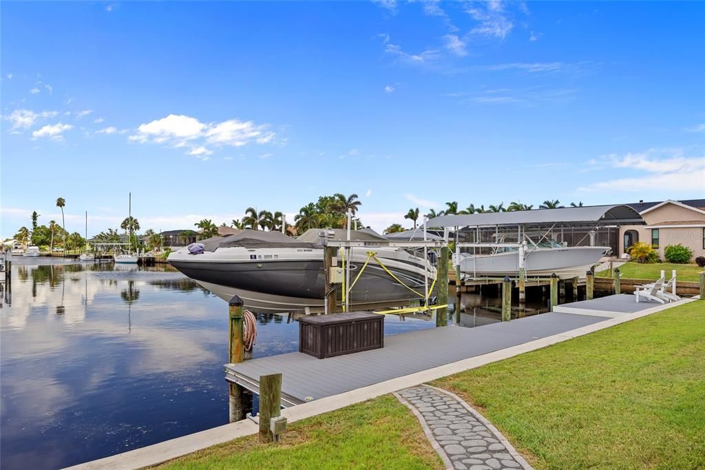 For Sale: $999,999 (3 beds, 2 baths, 2123 Square Feet)