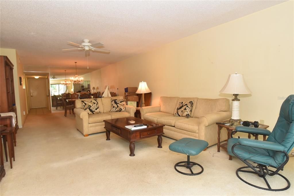 На продажу: $379,000 (2 спален, 2 ванн, 1216 Квадратных фут)