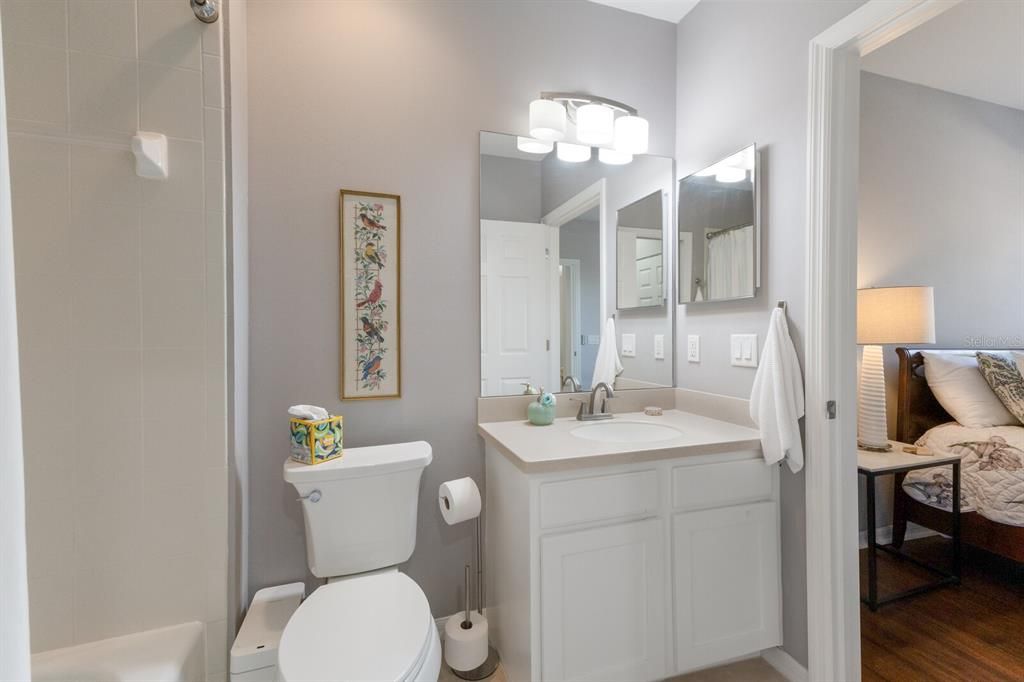 Active With Contract: $275,000 (2 beds, 2 baths, 1431 Square Feet)