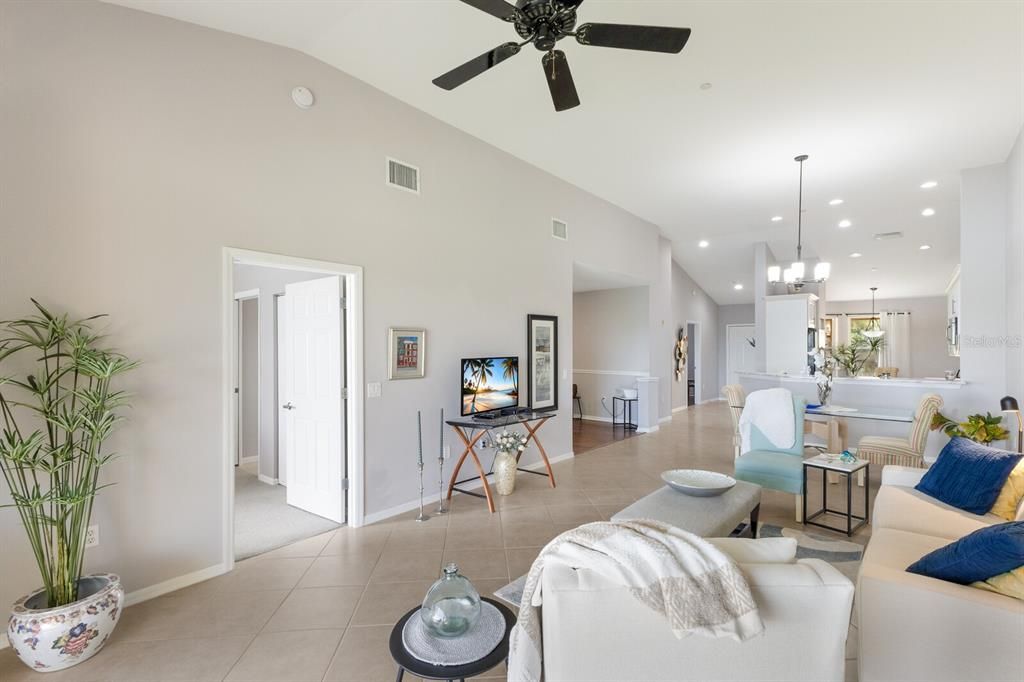 Active With Contract: $275,000 (2 beds, 2 baths, 1431 Square Feet)