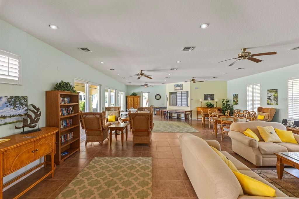 Active With Contract: $275,000 (2 beds, 2 baths, 1431 Square Feet)