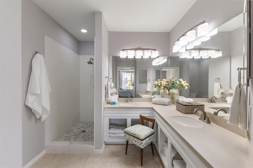 Active With Contract: $275,000 (2 beds, 2 baths, 1431 Square Feet)