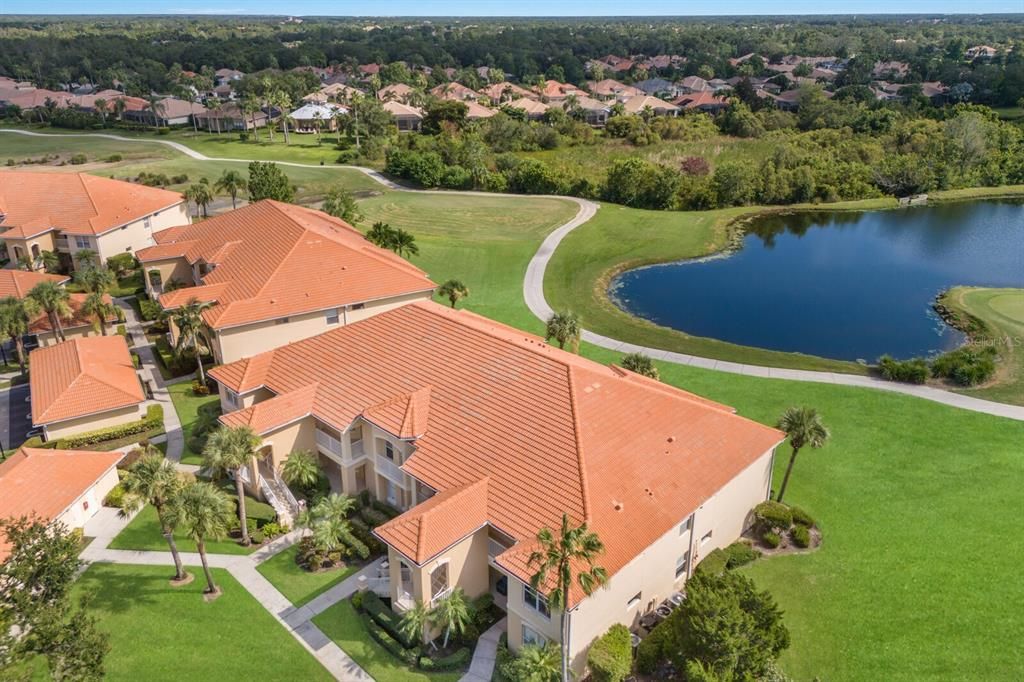 Active With Contract: $275,000 (2 beds, 2 baths, 1431 Square Feet)