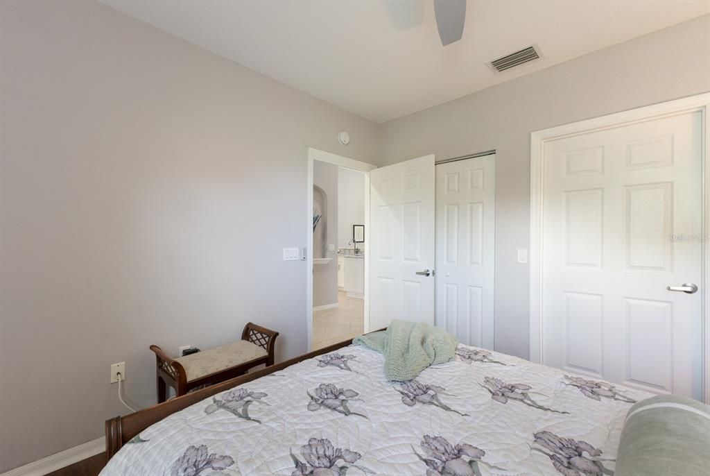 Active With Contract: $275,000 (2 beds, 2 baths, 1431 Square Feet)