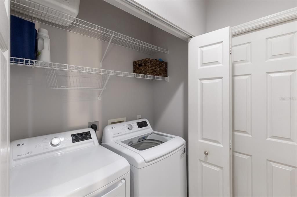 Active With Contract: $275,000 (2 beds, 2 baths, 1431 Square Feet)