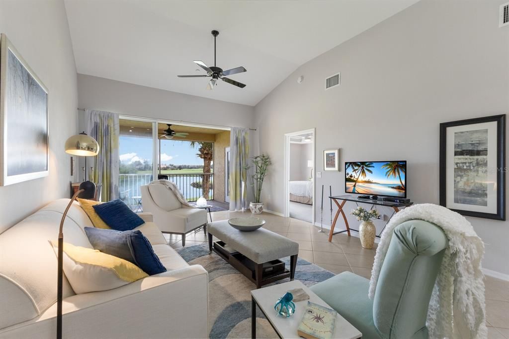 Active With Contract: $275,000 (2 beds, 2 baths, 1431 Square Feet)