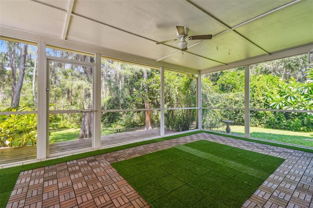 合同活跃: $589,900 (4 贝兹, 2 浴室, 2383 平方英尺)