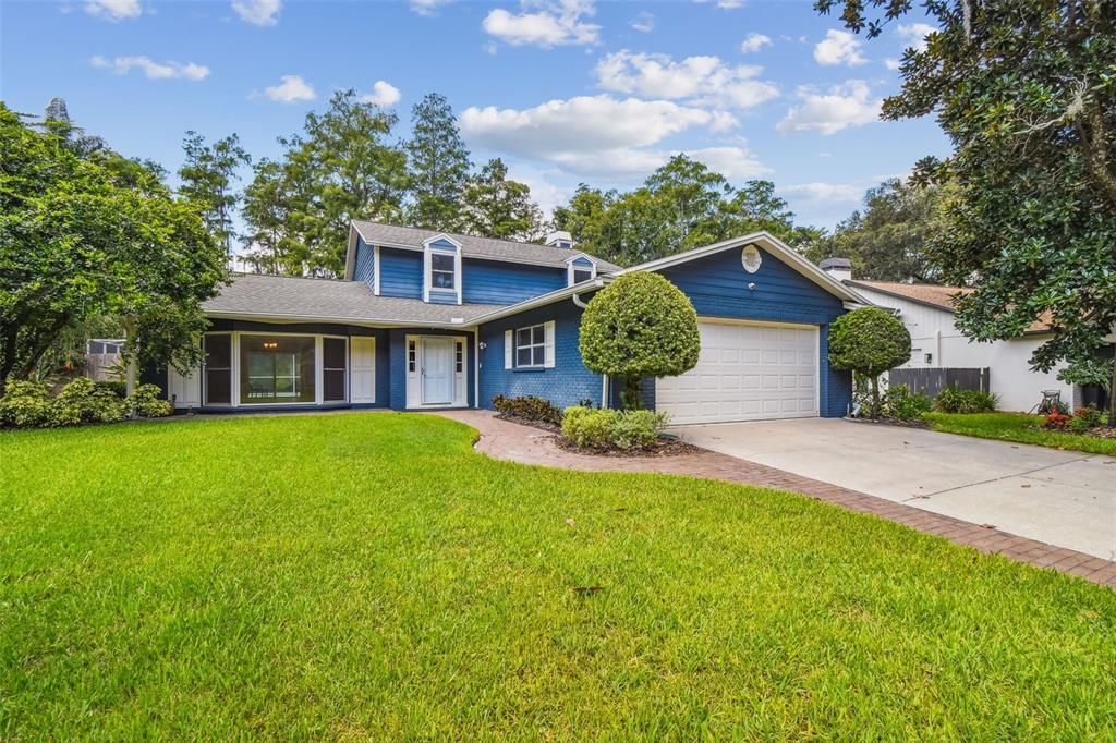 合同活跃: $589,900 (4 贝兹, 2 浴室, 2383 平方英尺)