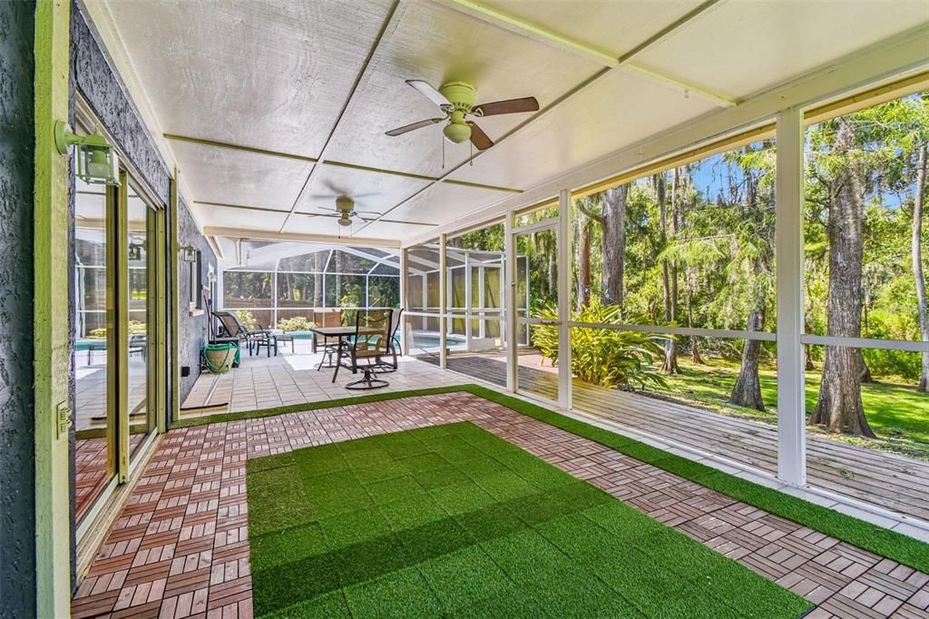 合同活跃: $589,900 (4 贝兹, 2 浴室, 2383 平方英尺)