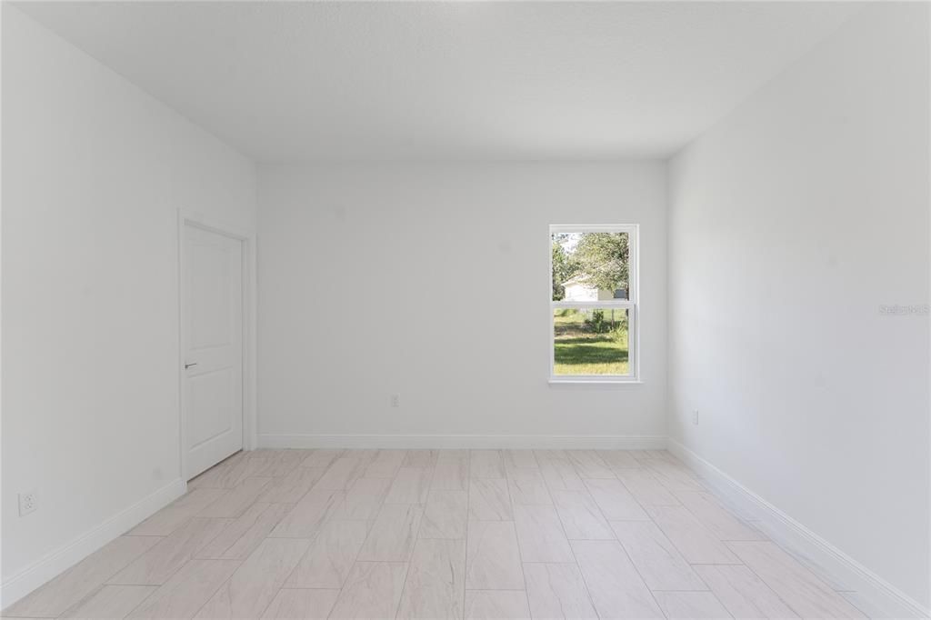 В аренду: $1,900 (4 спален, 2 ванн, 1580 Квадратных фут)