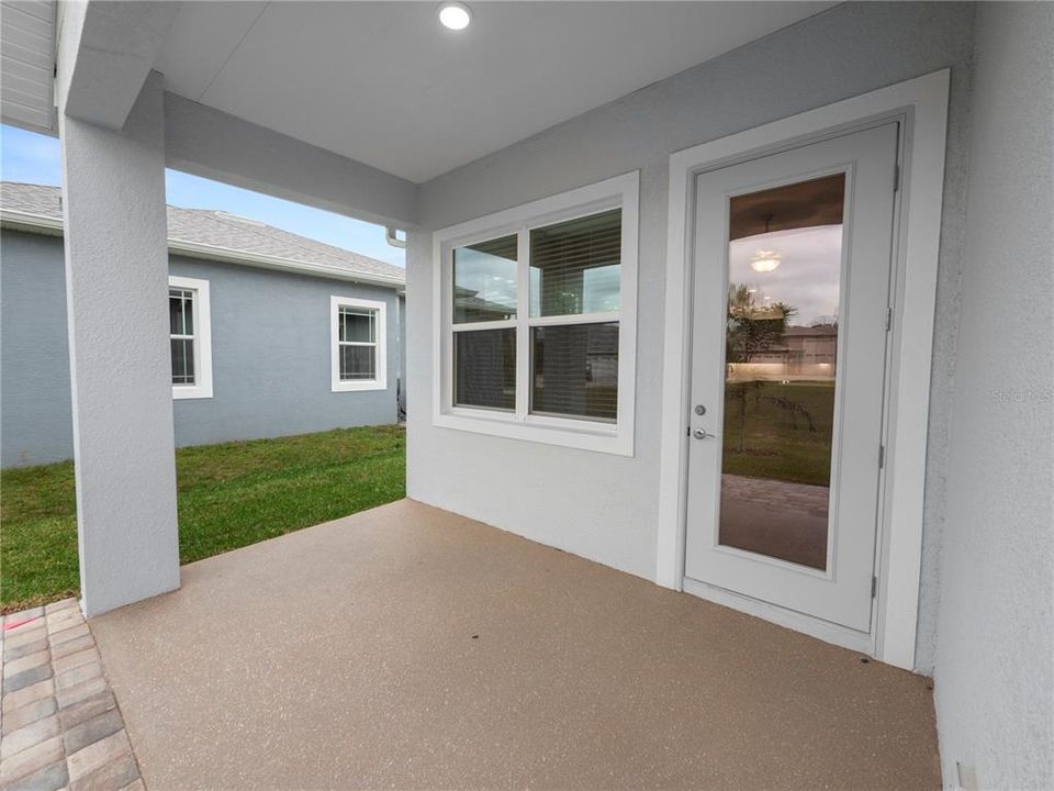 合同活跃: $529,000 (2 贝兹, 2 浴室, 1586 平方英尺)