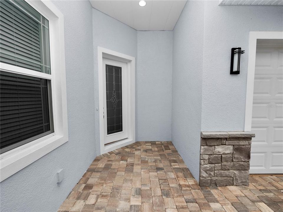 合同活跃: $529,000 (2 贝兹, 2 浴室, 1586 平方英尺)