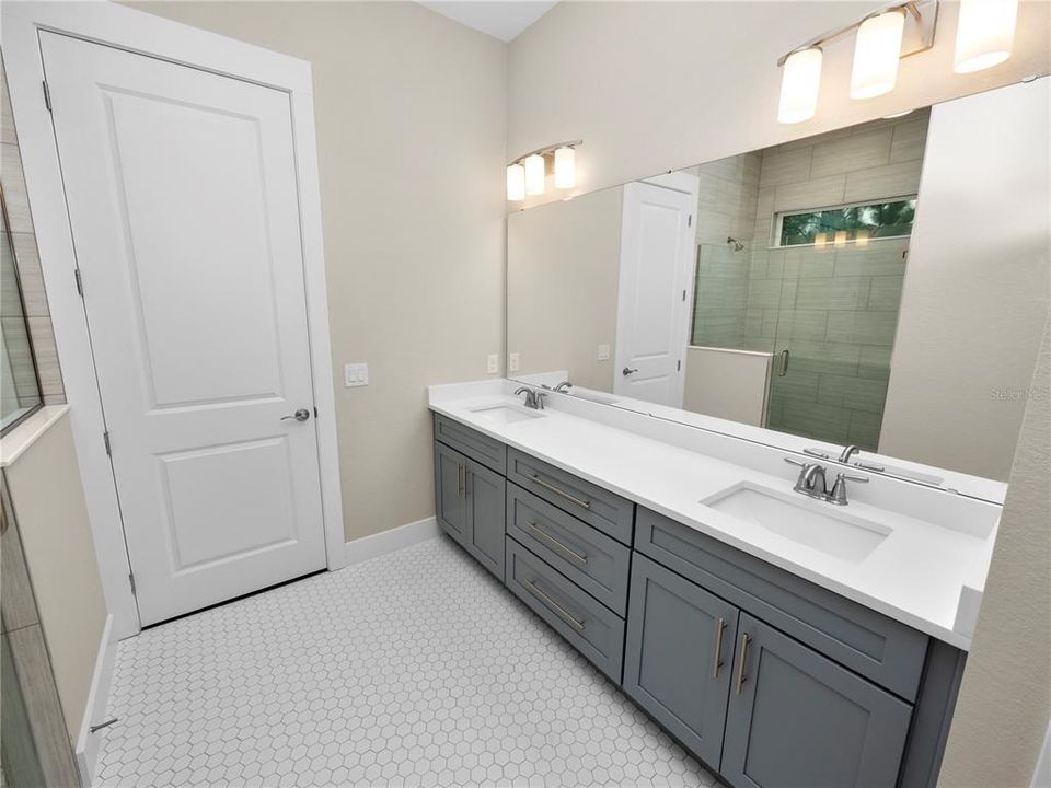 合同活跃: $529,000 (2 贝兹, 2 浴室, 1586 平方英尺)