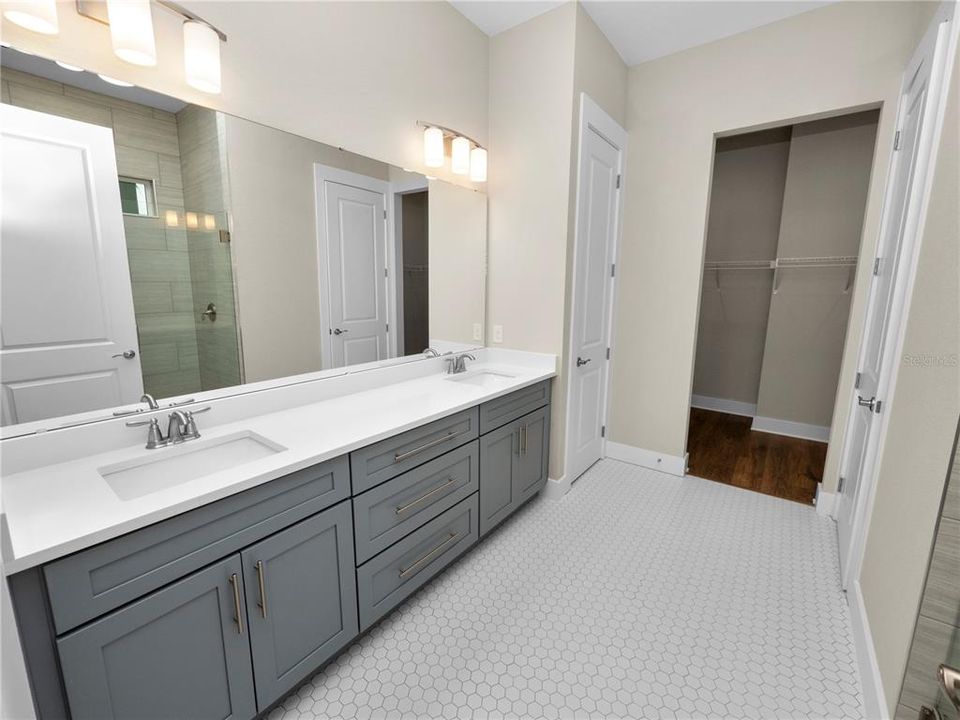 合同活跃: $529,000 (2 贝兹, 2 浴室, 1586 平方英尺)