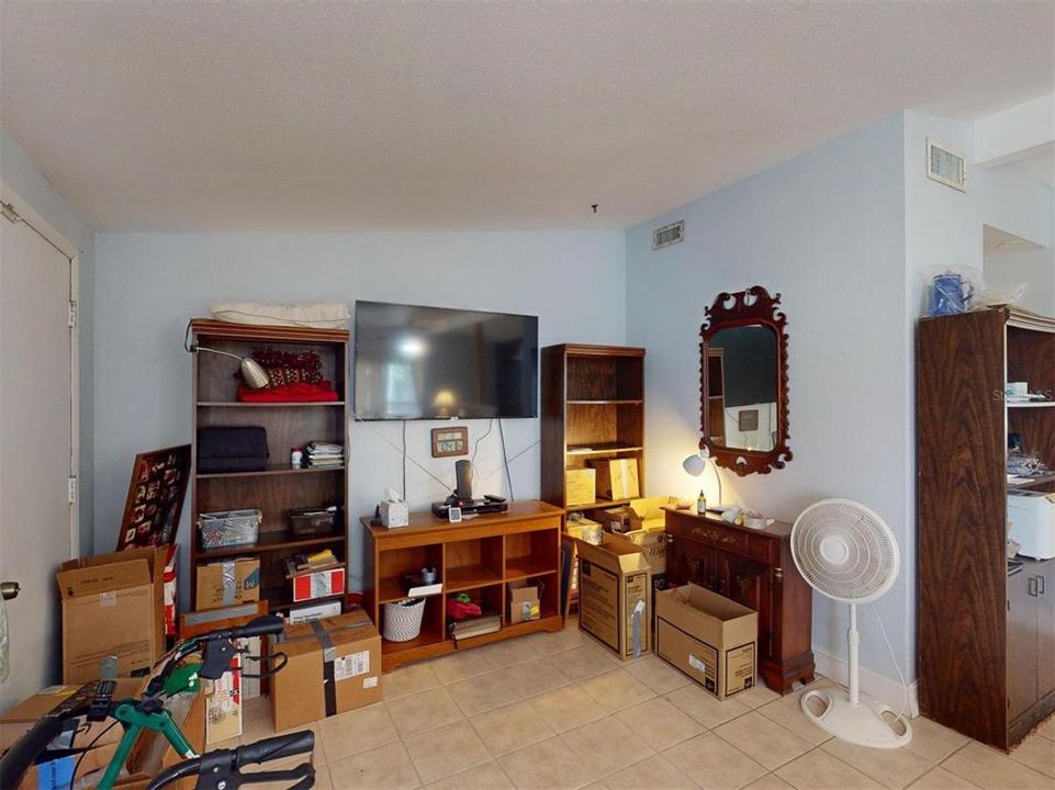 Activo con contrato: $180,000 (2 camas, 2 baños, 1204 Pies cuadrados)