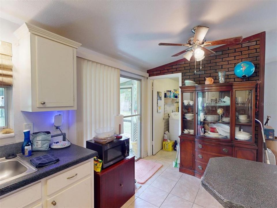 Activo con contrato: $180,000 (2 camas, 2 baños, 1204 Pies cuadrados)