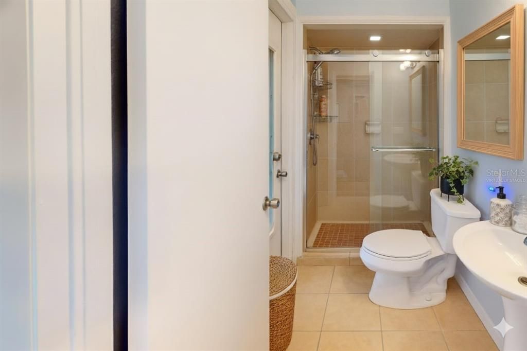 Activo con contrato: $180,000 (2 camas, 2 baños, 1204 Pies cuadrados)