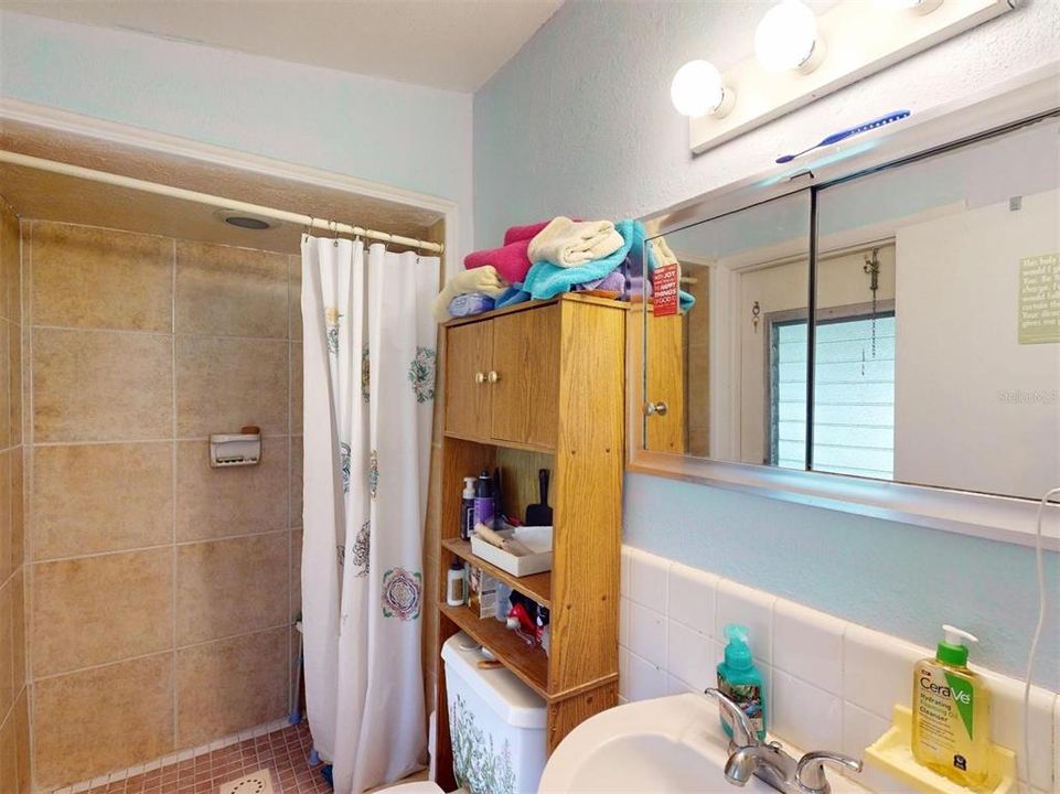 Activo con contrato: $180,000 (2 camas, 2 baños, 1204 Pies cuadrados)