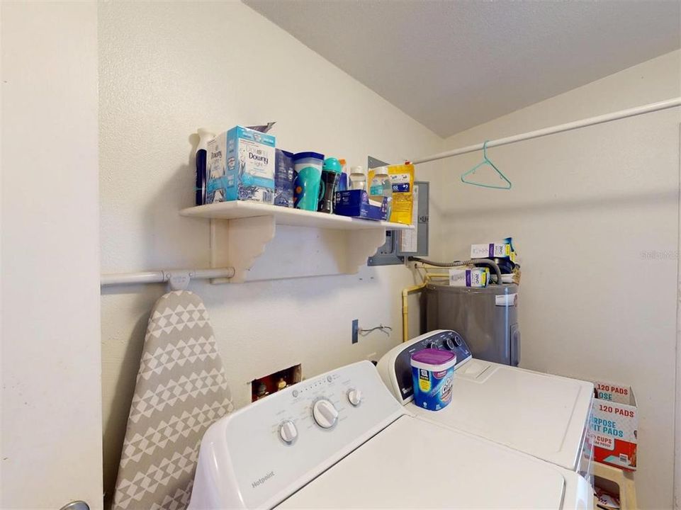 Activo con contrato: $180,000 (2 camas, 2 baños, 1204 Pies cuadrados)