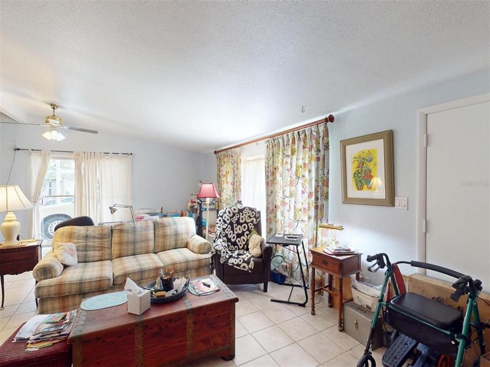 Activo con contrato: $180,000 (2 camas, 2 baños, 1204 Pies cuadrados)