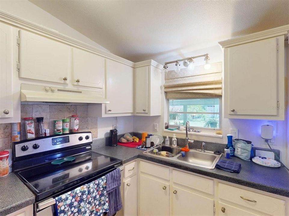 Activo con contrato: $180,000 (2 camas, 2 baños, 1204 Pies cuadrados)