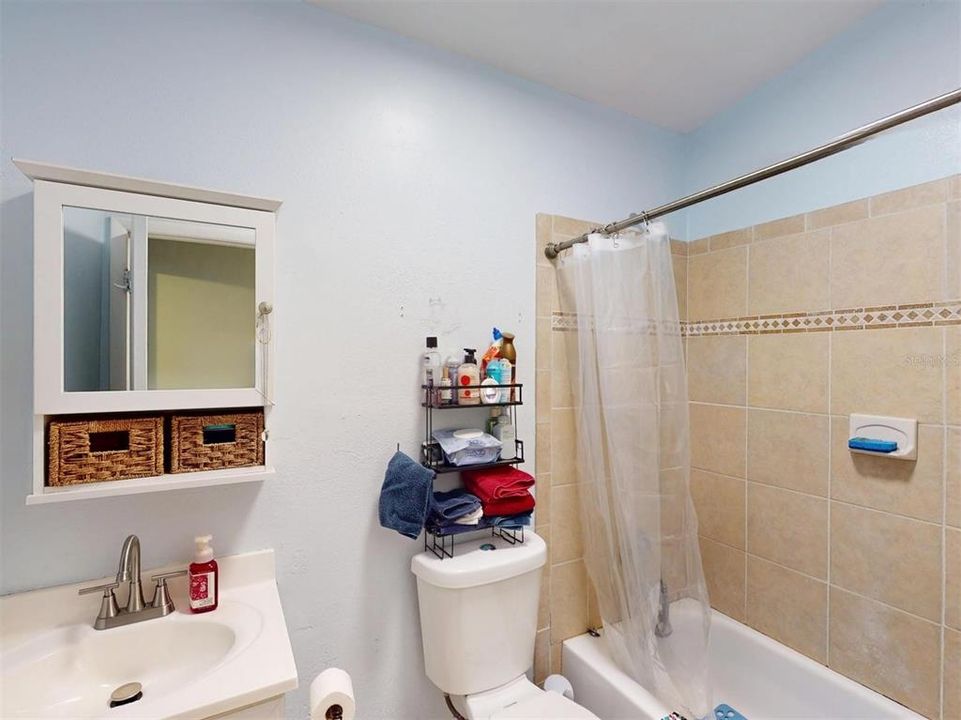 Activo con contrato: $180,000 (2 camas, 2 baños, 1204 Pies cuadrados)