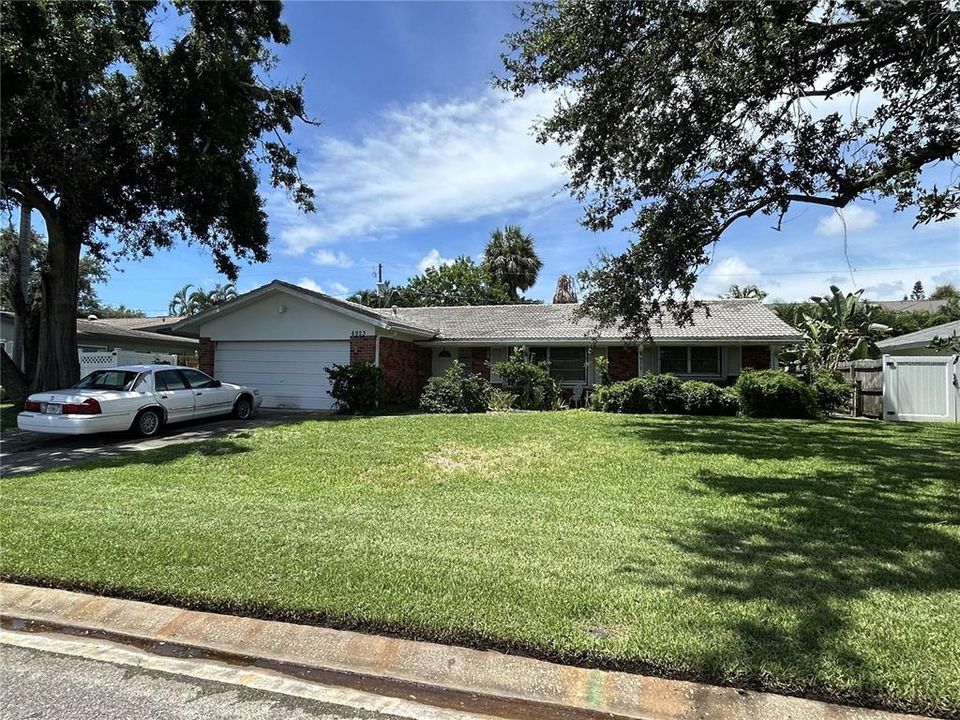 Recently Sold: $375,000 (3 beds, 2 baths, 1728 Square Feet)