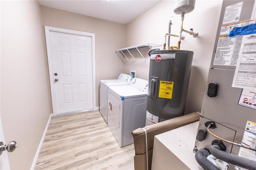 Active With Contract: $274,900 (4 beds, 2 baths, 1296 Square Feet)