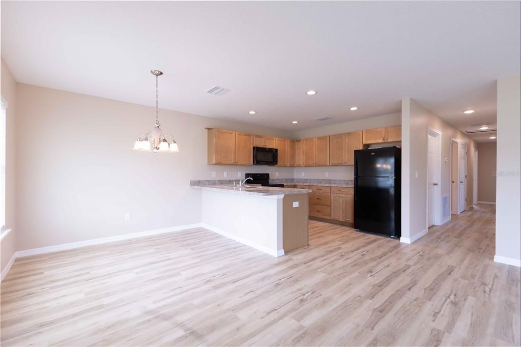 Active With Contract: $274,900 (4 beds, 2 baths, 1296 Square Feet)