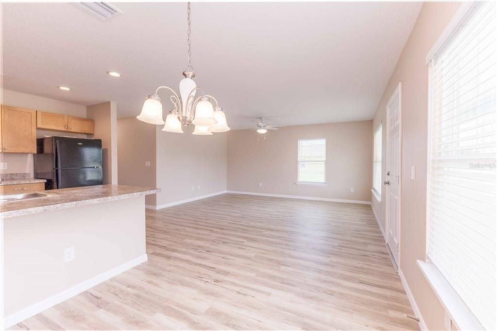 Active With Contract: $274,900 (4 beds, 2 baths, 1296 Square Feet)