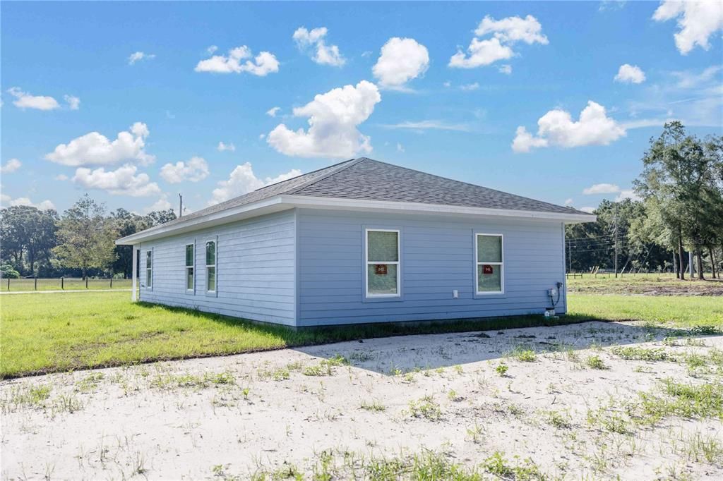 Active With Contract: $274,900 (4 beds, 2 baths, 1296 Square Feet)