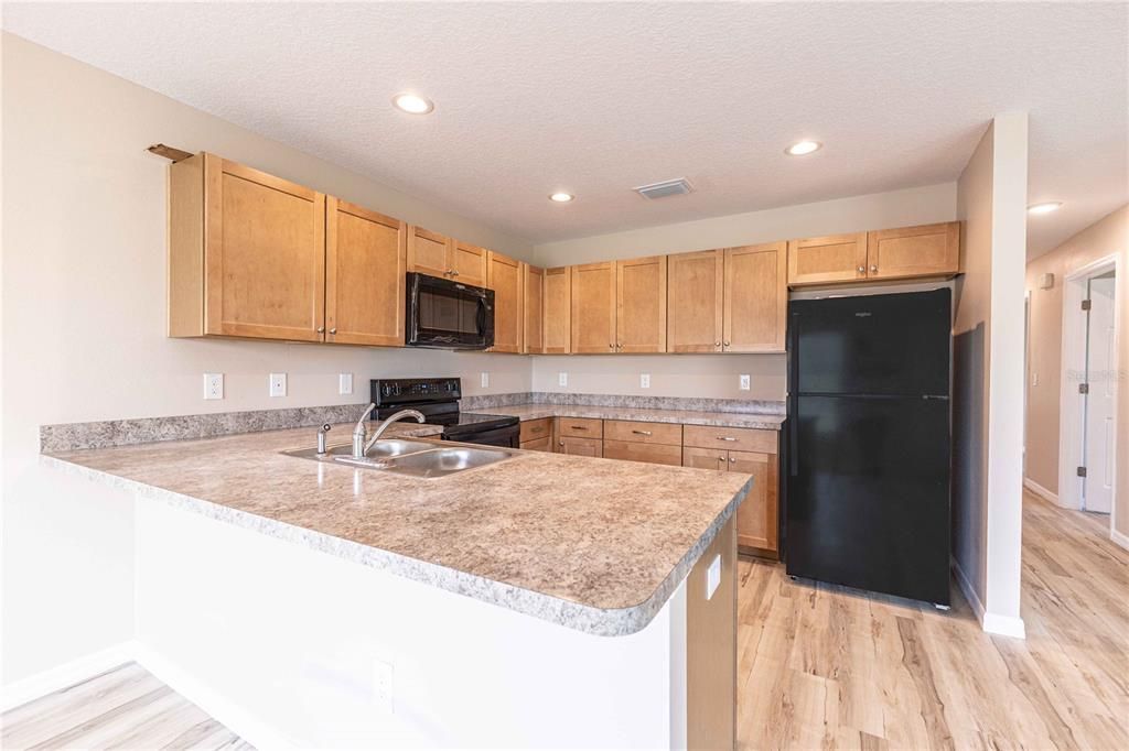 Active With Contract: $274,900 (4 beds, 2 baths, 1296 Square Feet)