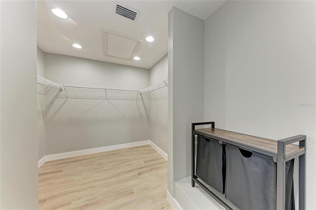 For Sale: $3,990,000 (4 beds, 3 baths, 2933 Square Feet)