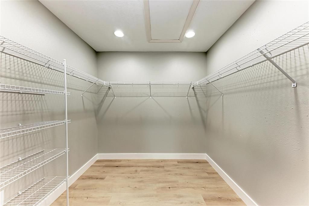 For Sale: $3,990,000 (4 beds, 3 baths, 2933 Square Feet)