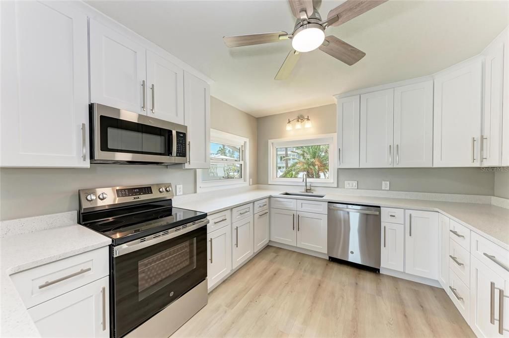 For Sale: $3,990,000 (4 beds, 3 baths, 2933 Square Feet)