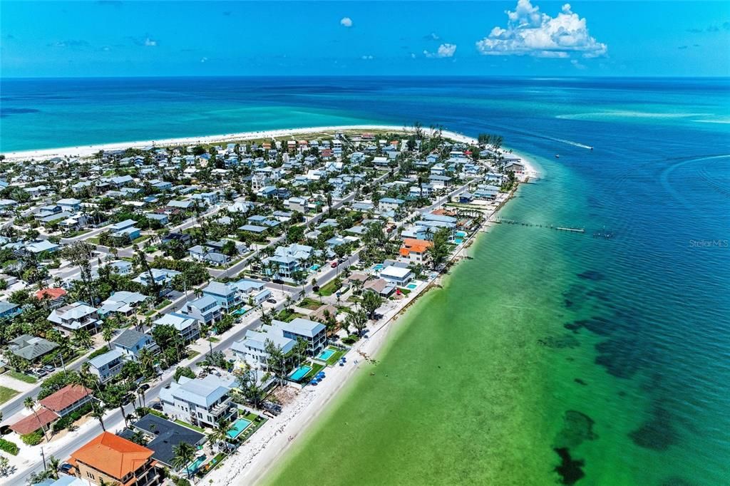 For Sale: $3,990,000 (4 beds, 3 baths, 2933 Square Feet)