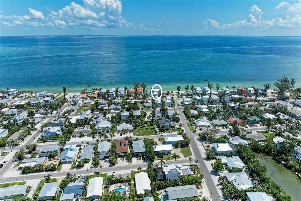 For Sale: $3,990,000 (4 beds, 3 baths, 2933 Square Feet)