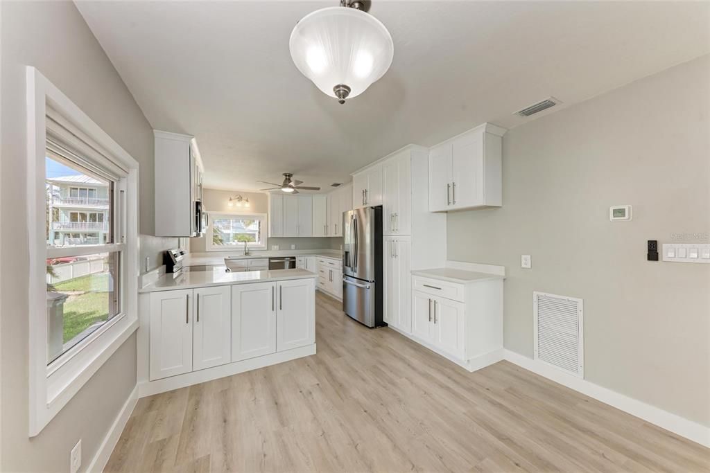 For Sale: $3,990,000 (4 beds, 3 baths, 2933 Square Feet)