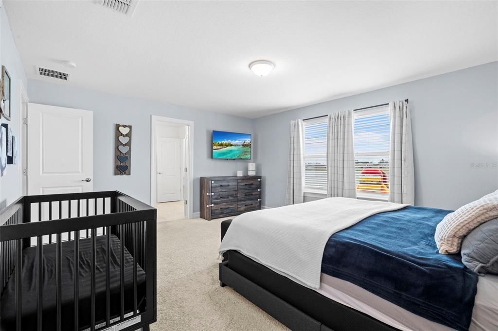 待售: $435,999 (4 贝兹, 2 浴室, 2416 平方英尺)