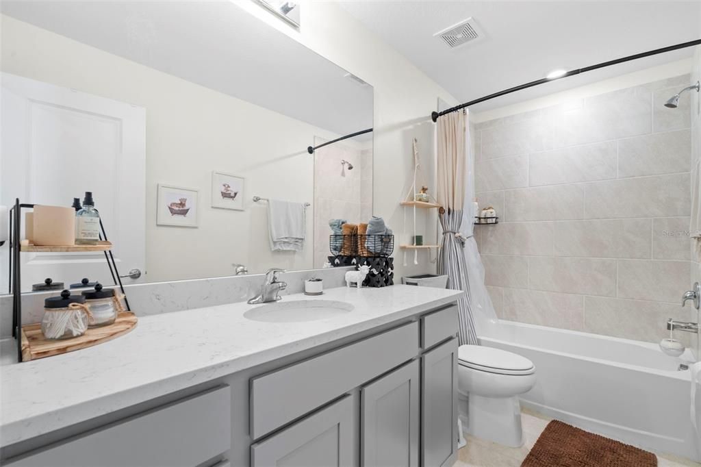 待售: $435,999 (4 贝兹, 2 浴室, 2416 平方英尺)