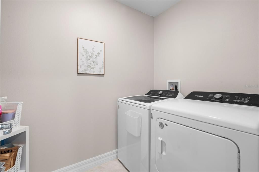 待售: $435,999 (4 贝兹, 2 浴室, 2416 平方英尺)