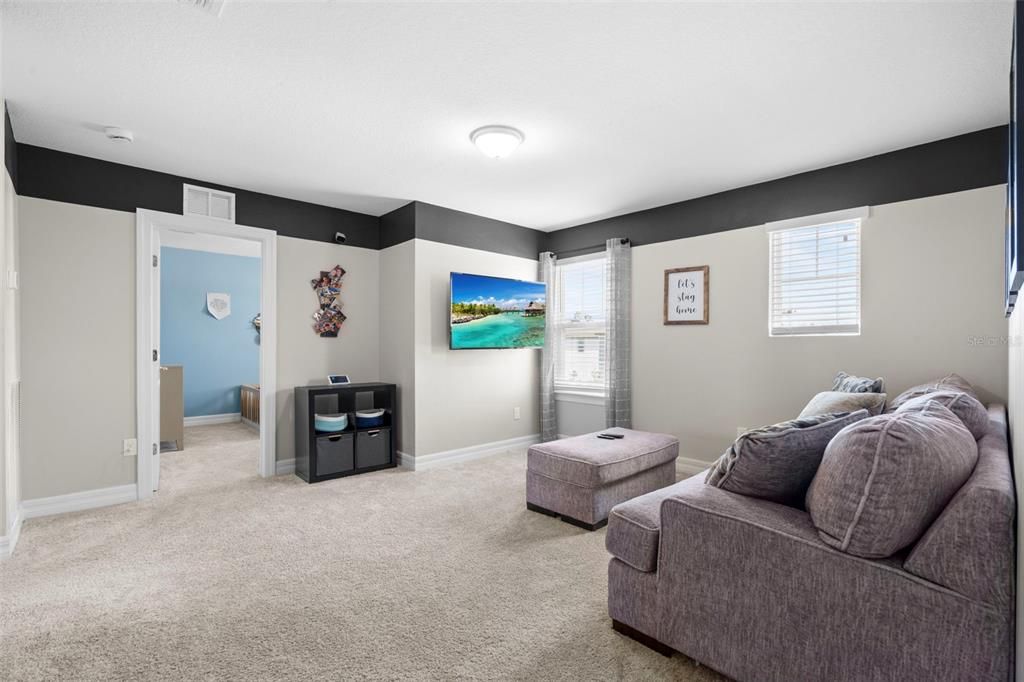 待售: $435,999 (4 贝兹, 2 浴室, 2416 平方英尺)