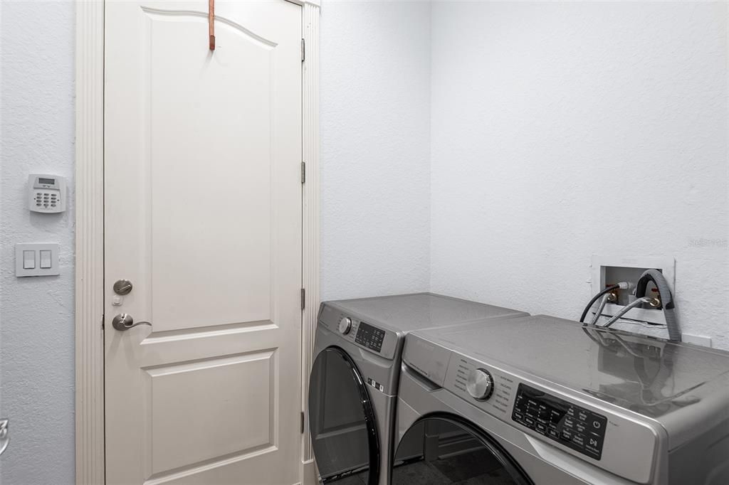 Active With Contract: $6,700 (4 beds, 3 baths, 2724 Square Feet)