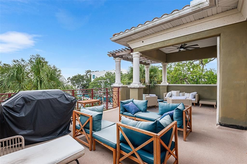 Active With Contract: $6,700 (4 beds, 3 baths, 2724 Square Feet)