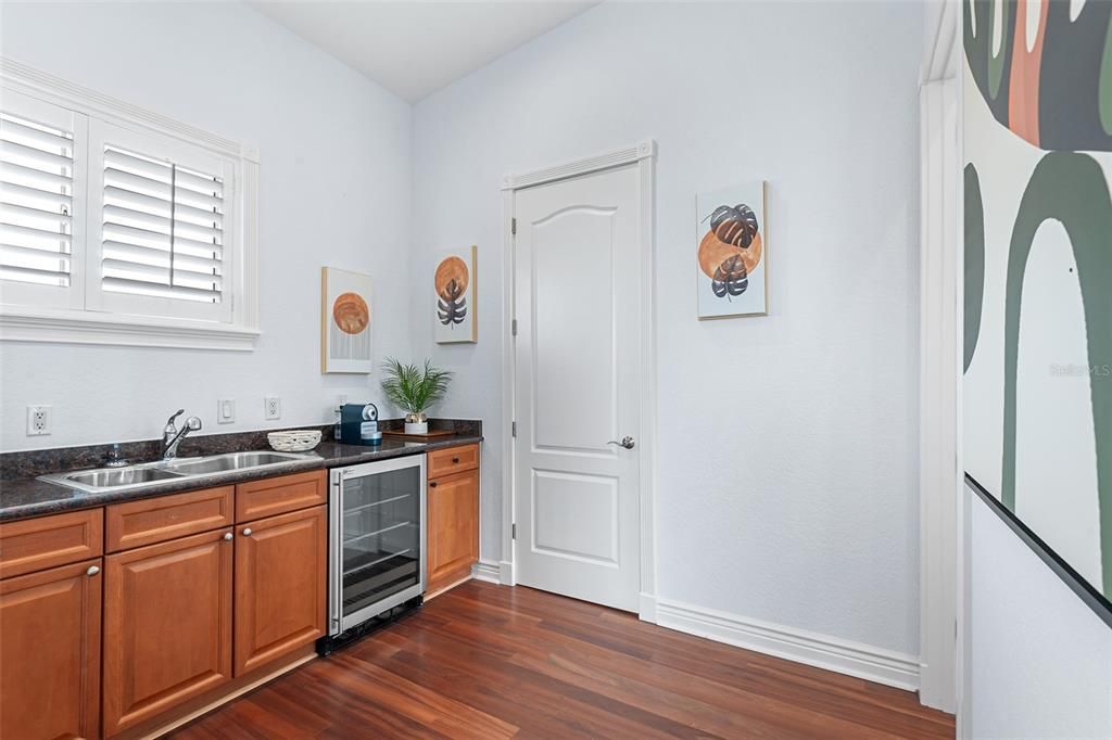 Active With Contract: $6,700 (4 beds, 3 baths, 2724 Square Feet)