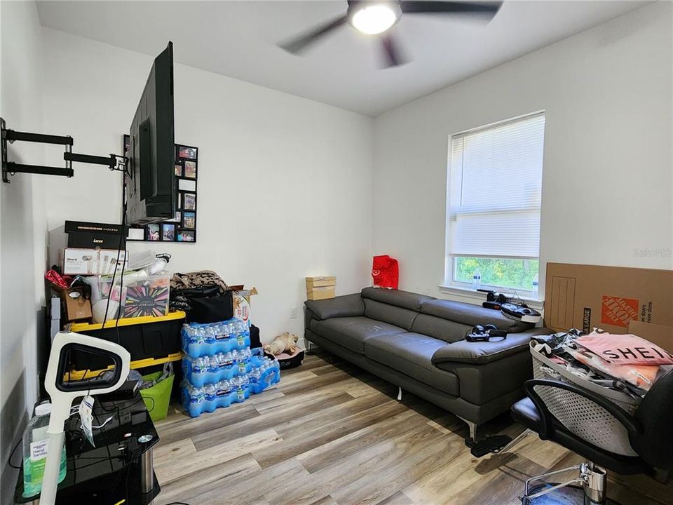 For Sale: $550,000 (3 beds, 2 baths, 1610 Square Feet)