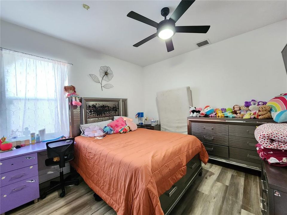 For Sale: $550,000 (3 beds, 2 baths, 1610 Square Feet)