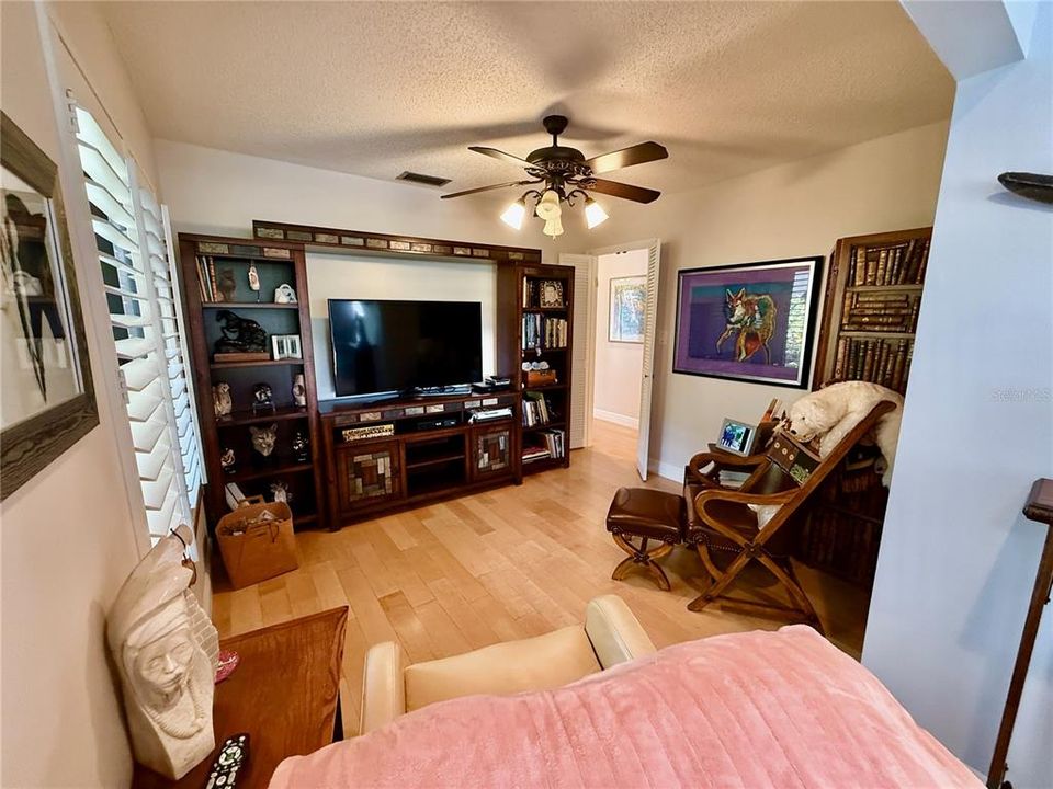 Active With Contract: $289,000 (3 beds, 2 baths, 1501 Square Feet)