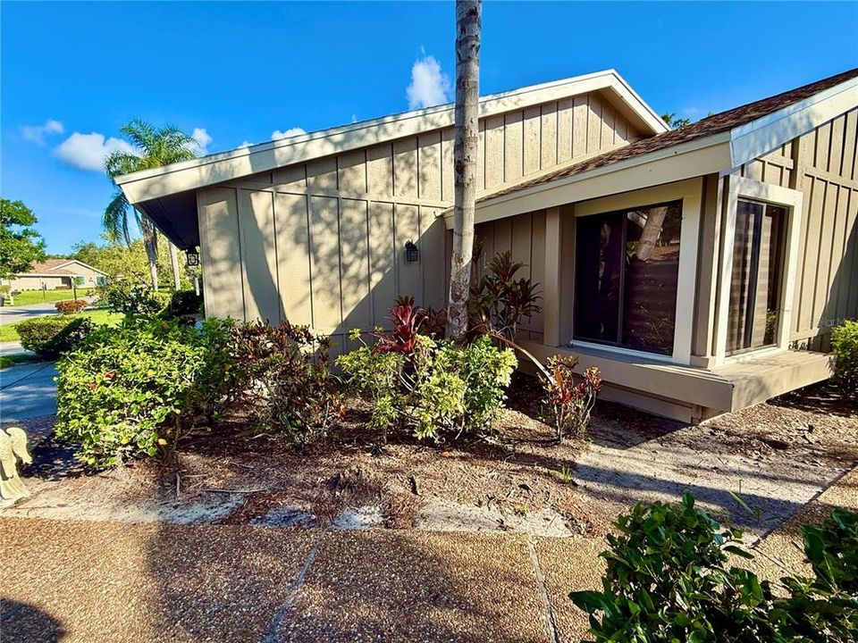 Active With Contract: $289,000 (3 beds, 2 baths, 1501 Square Feet)